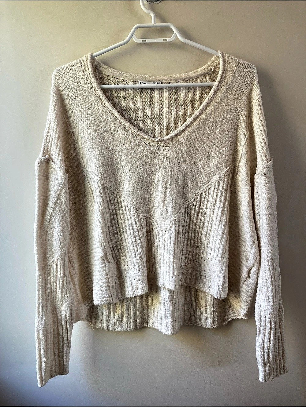 Dex V-Neck Knit Sweater in Cream - Size Small NWT